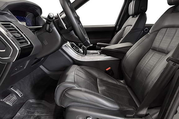 Land Rover Range Rover Sport 16 of 30