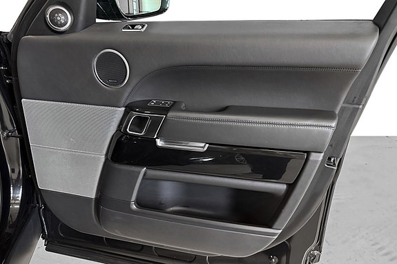 Land Rover Range Rover Sport 26 of 30
