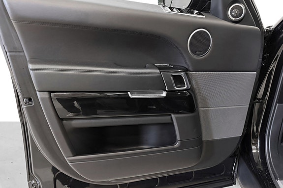 Land Rover Range Rover Sport 25 of 30