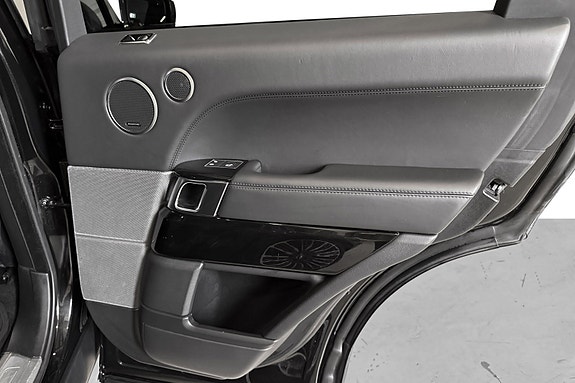 Land Rover Range Rover Sport 28 of 30