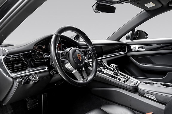 Porsche Panamera 18 of 30