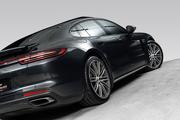 Porsche Panamera 4 of 30