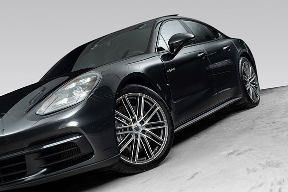Porsche Panamera 3 of 30