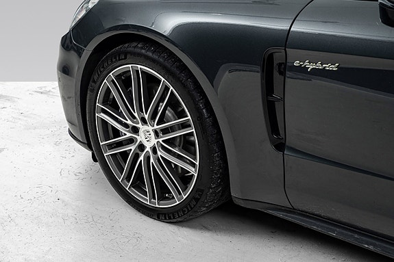 Porsche Panamera 12 of 30
