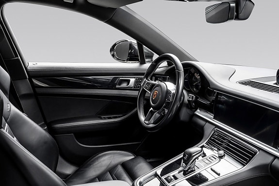 Porsche Panamera 21 of 30