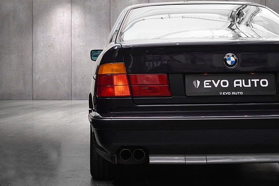 BMW M5 11 of 30