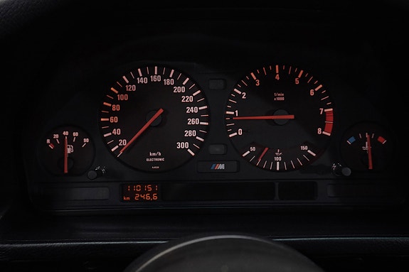 BMW M5 24 of 30