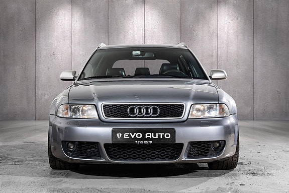 Audi RS4 3 of 28