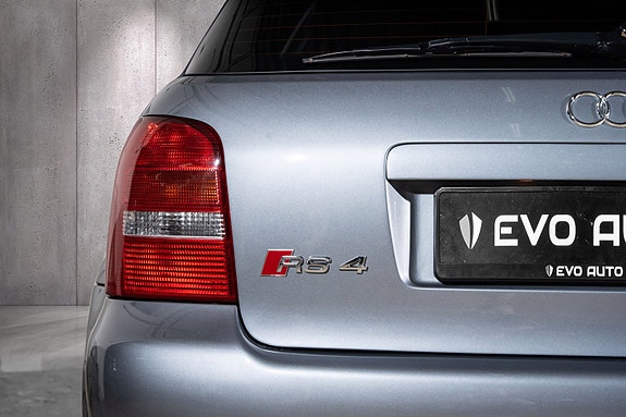 Audi RS4 23 of 28