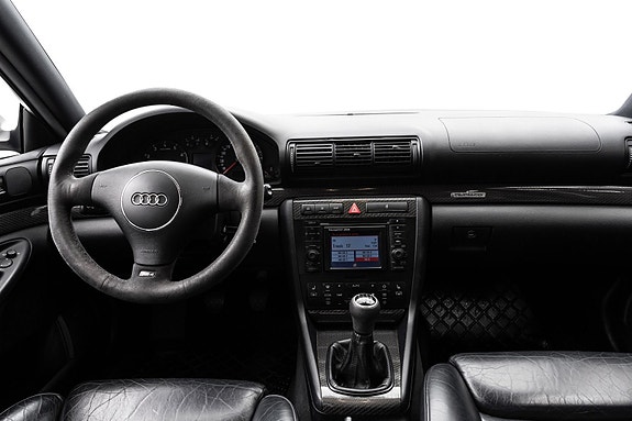 Audi RS4 13 of 28