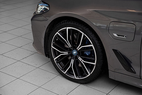 BMW 545e 11 of 30