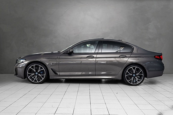 BMW 545e 5 of 30