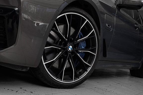 BMW 545e 3 of 30