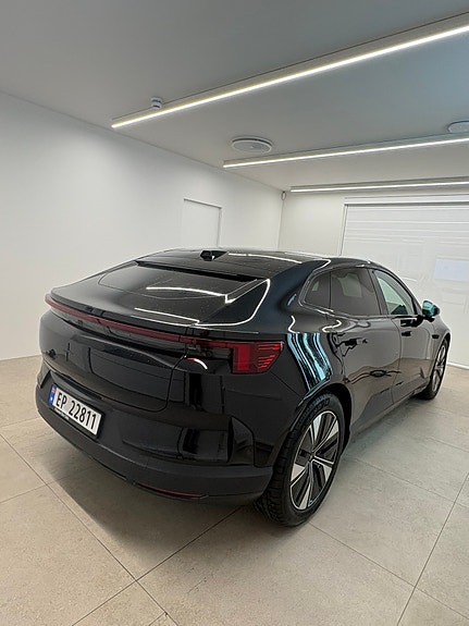 Polestar 4 4 of 8