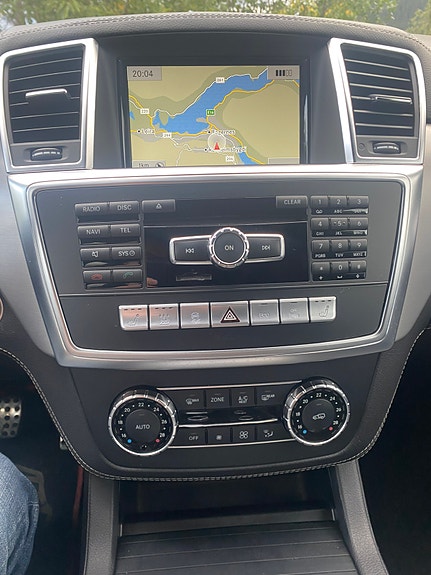 Mercedes-Benz ML350 10 of 30
