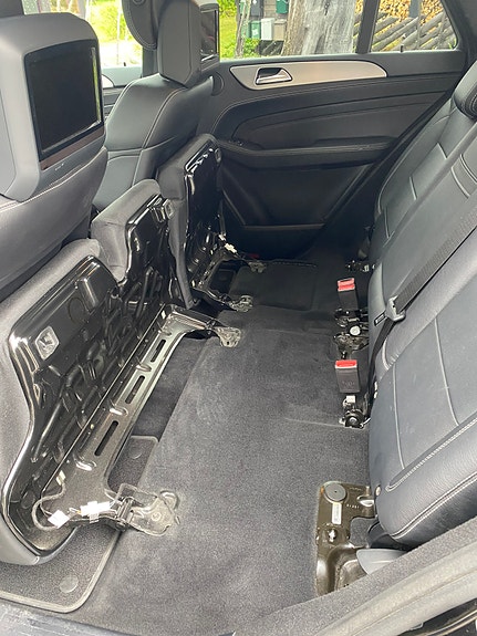 Mercedes-Benz ML350 25 of 30