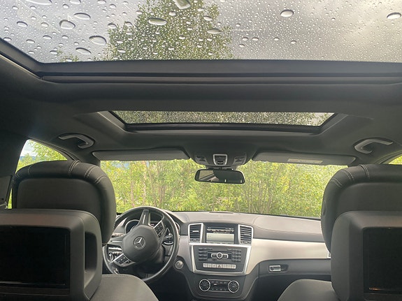 Mercedes-Benz ML350 15 of 30