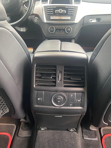 Mercedes-Benz ML350 17 of 30