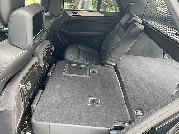 Mercedes-Benz ML350 28 of 30