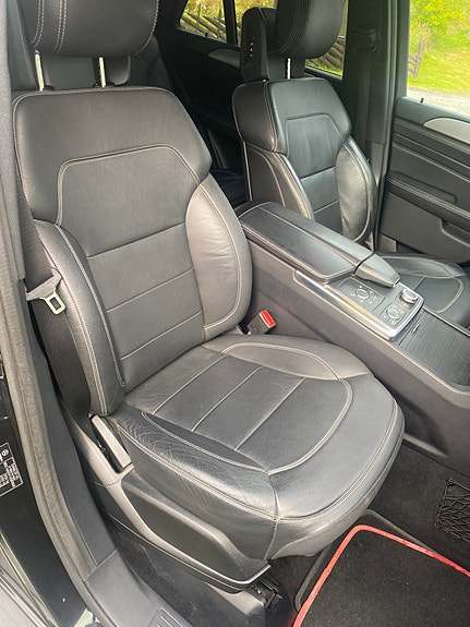 Mercedes-Benz ML350 12 of 30