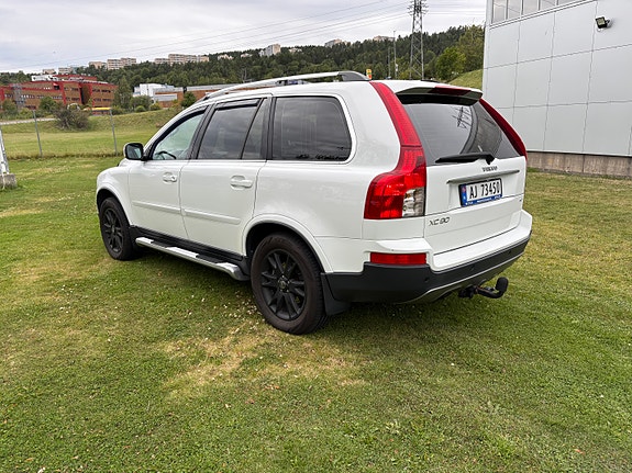 Volvo XC90 3 of 30