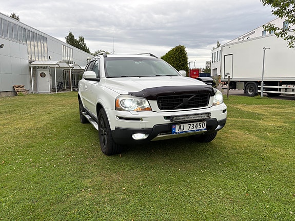 Volvo XC90 6 of 30