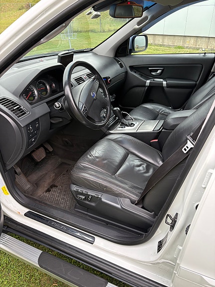 Volvo XC90 7 of 30