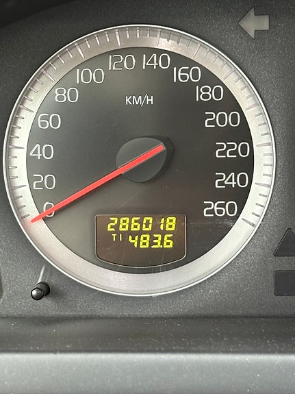 Volvo XC90 16 of 30