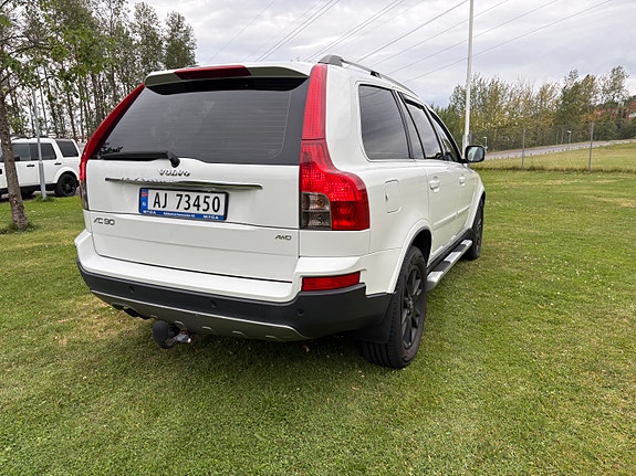 Volvo XC90 4 of 30