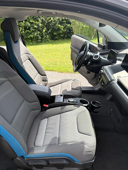 BMW i3 6 of 17