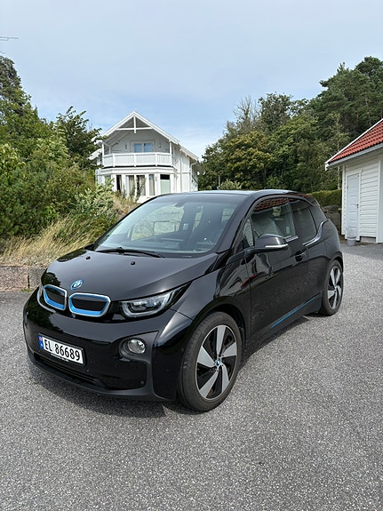 BMW i3 2 of 17