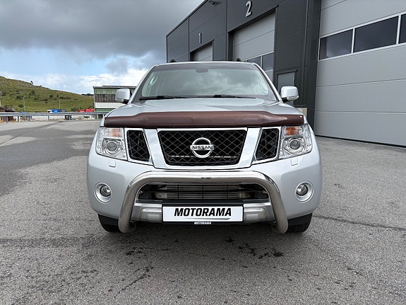 Nissan Pathfinder 8 of 30