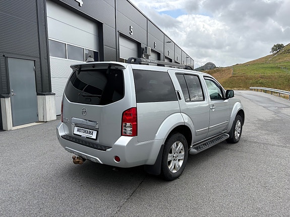 Nissan Pathfinder 3 of 30