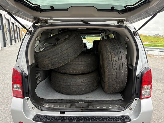 Nissan Pathfinder 16 of 30