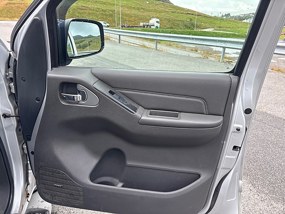 Nissan Pathfinder 19 of 30