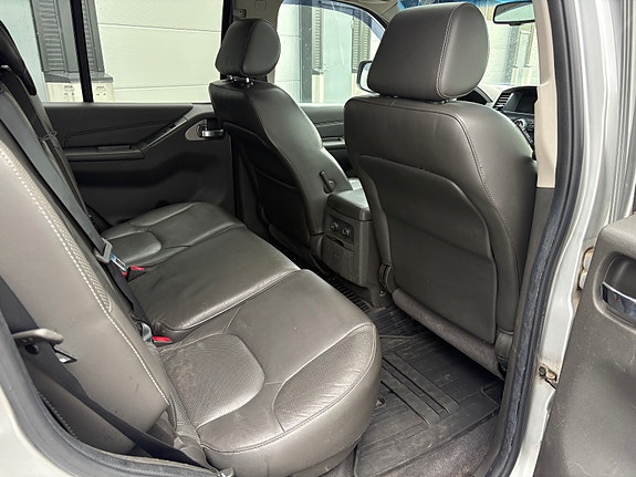 Nissan Pathfinder 18 of 30