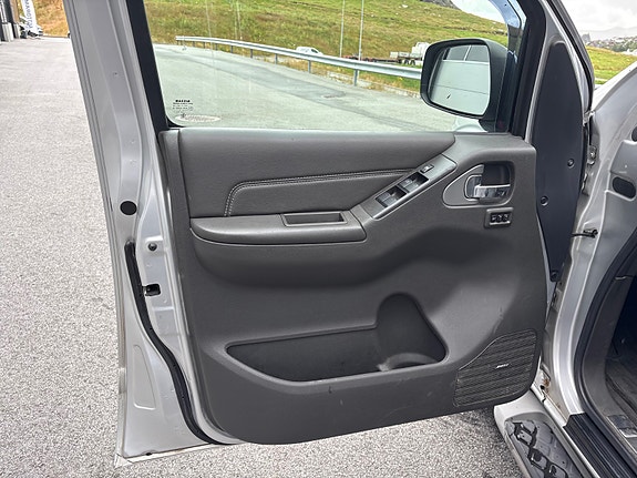 Nissan Pathfinder 10 of 30
