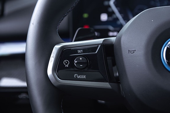 BMW i5 11 of 30