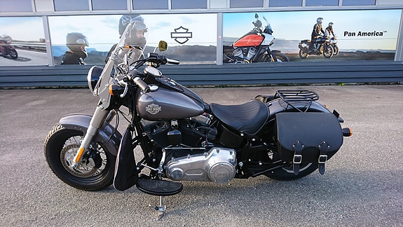 Harley-Davidson Softail Slim 2 of 8