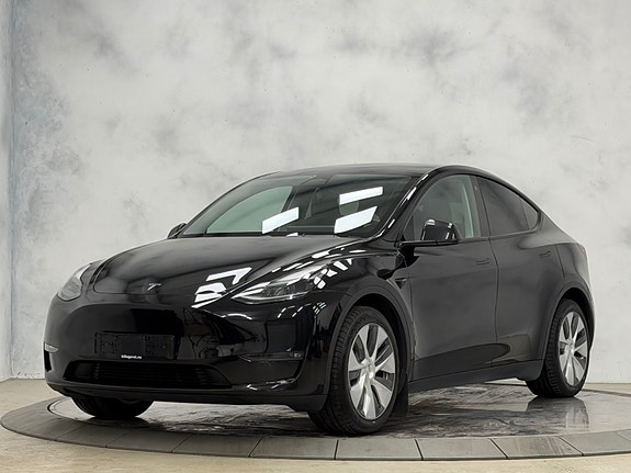 Tesla Model Y 2 of 30
