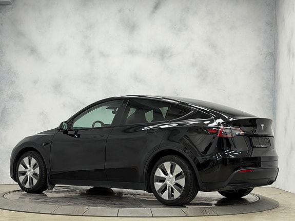 Tesla Model Y 12 of 30