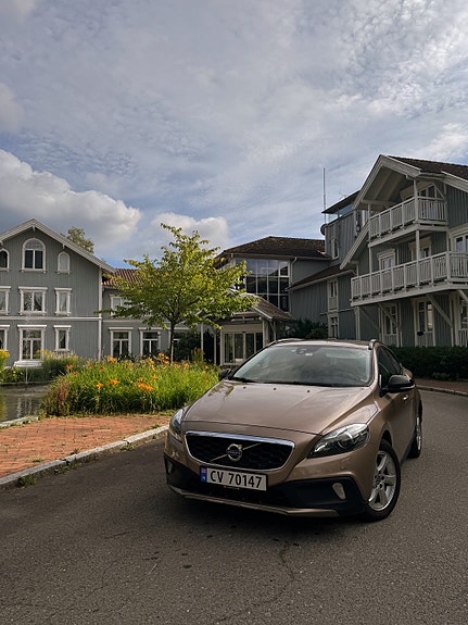 Volvo V40 Cross Country 5 of 9