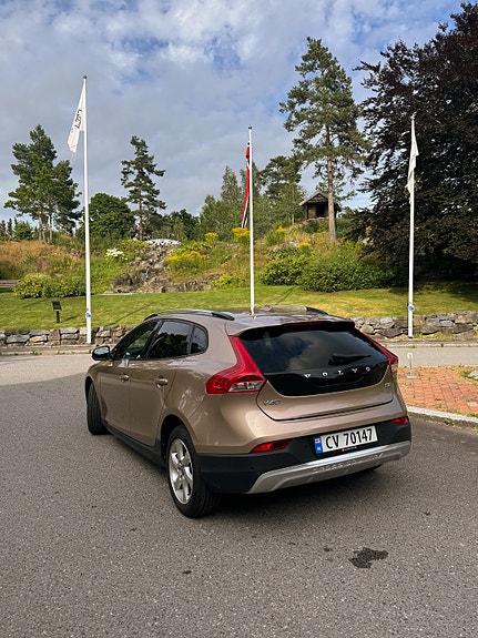 Volvo V40 Cross Country 4 of 9