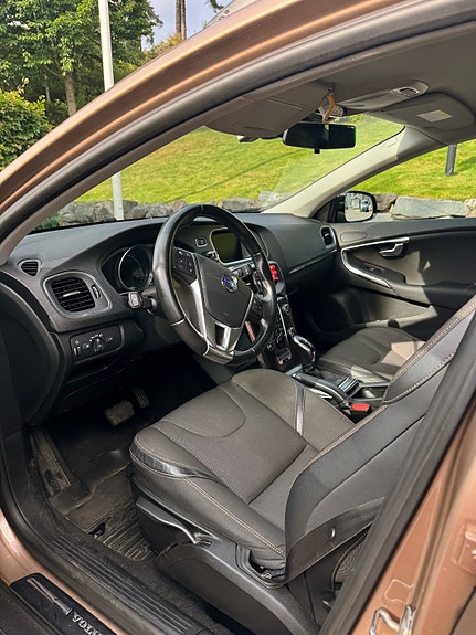 Volvo V40 Cross Country 9 of 9