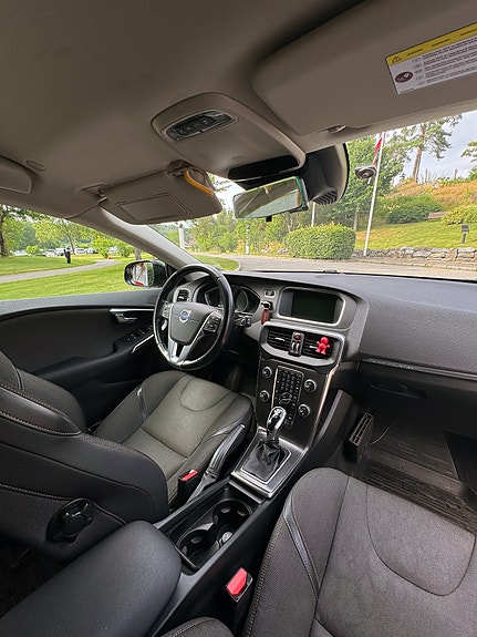 Volvo V40 Cross Country 8 of 9
