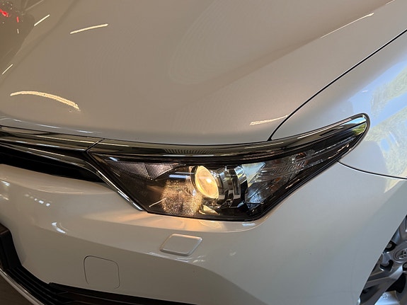 Toyota Auris 11 of 30