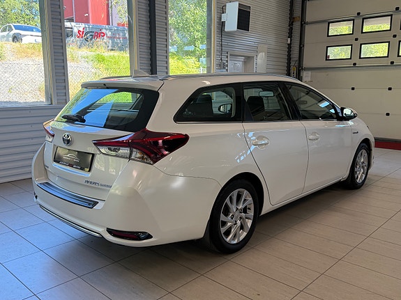 Toyota Auris 18 of 30
