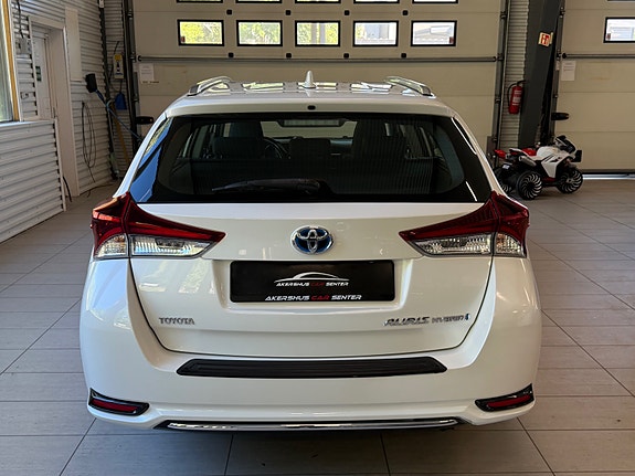 Toyota Auris 15 of 30