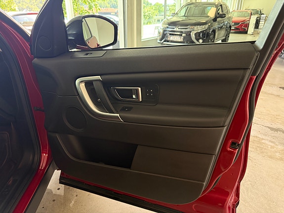 Land Rover Discovery Sport 25 of 30
