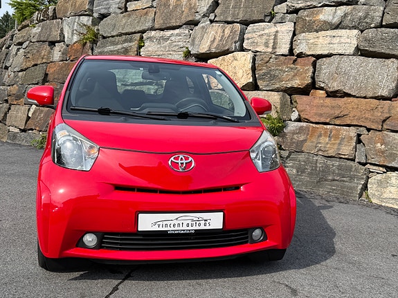 Toyota IQ 3 of 30